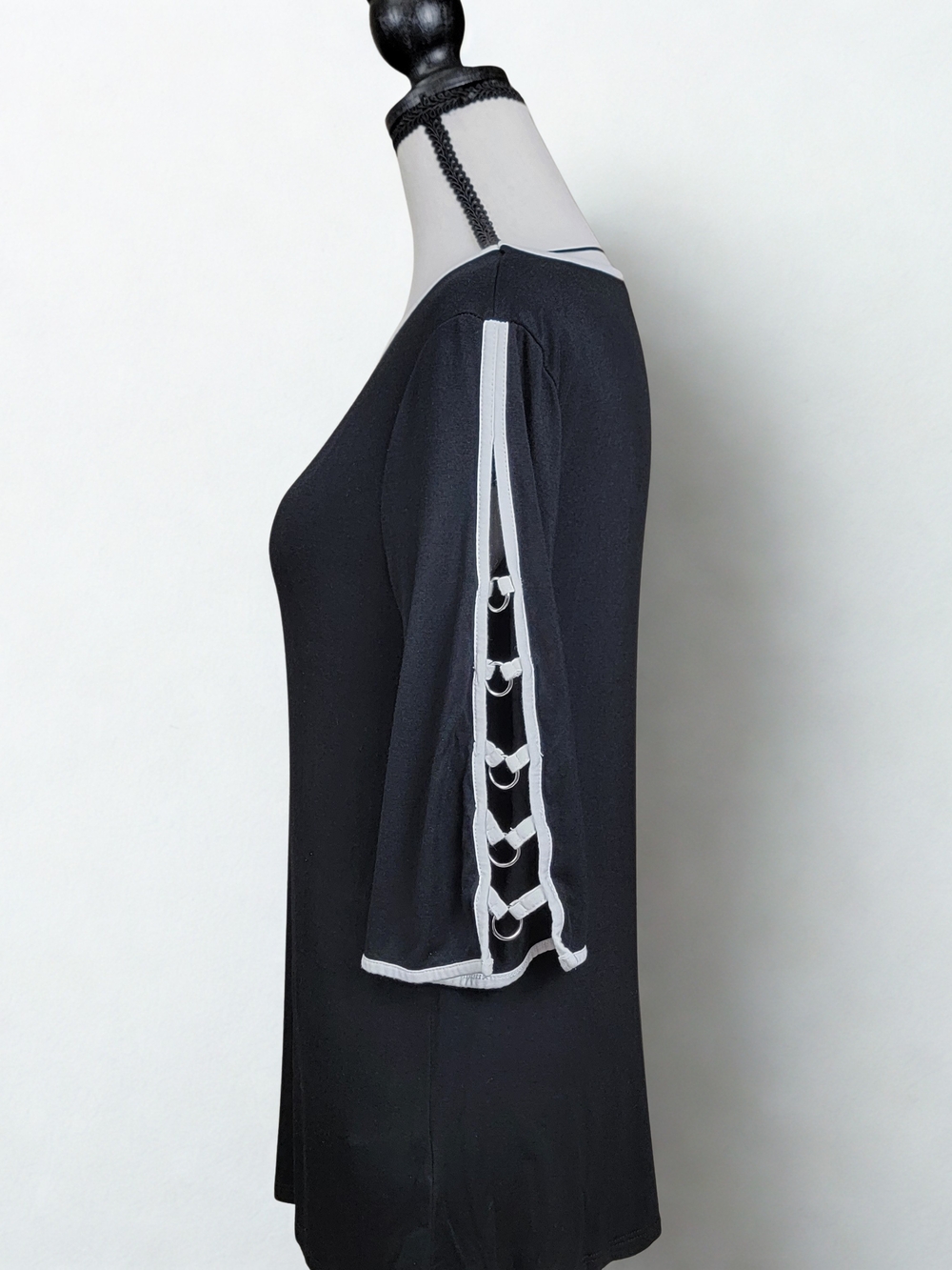 Cable & Gauge Black and White Contrast Neck Top With Metal Rings